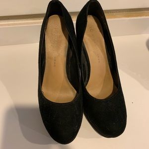 LC Conrad black heels